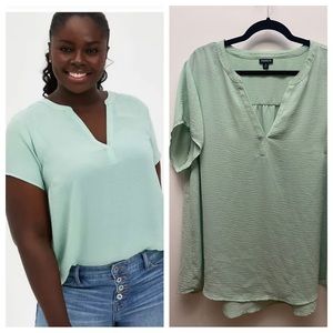Torrid Mint Green Gauze Georgette V-neck blouse, size 2